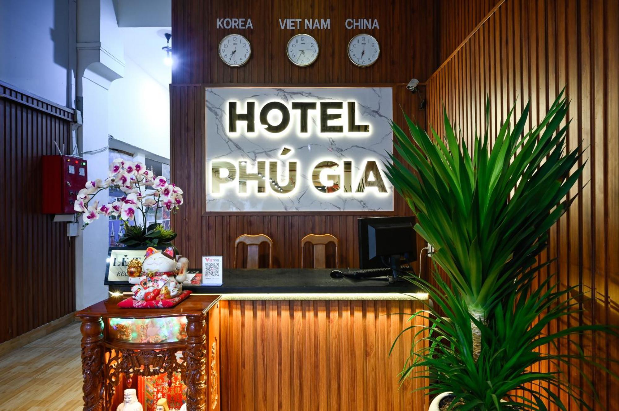 Phu Gia Hotel 193 Nguyen Thai Hoc Ho Chi Minh City Exterior photo